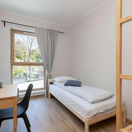 Exceptional With Parking In By Renters דירה גדינייה